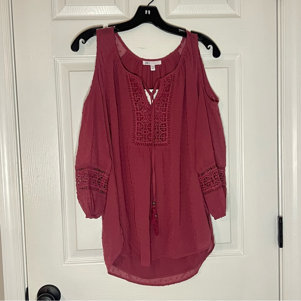 DR2 Daniel Rainn Swiss Dot Cold Shoulder Top